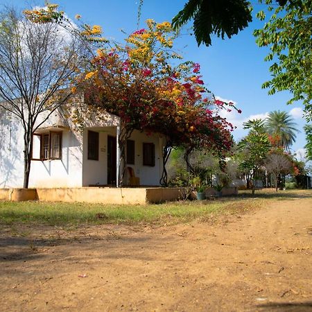 The Mountain Retreat Hotel Tiruvannamalai Ngoại thất bức ảnh