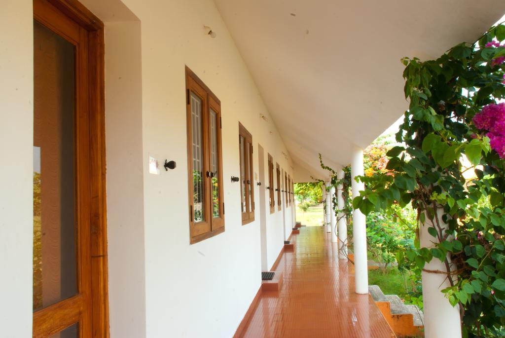 The Mountain Retreat Hotel Tiruvannamalai Ngoại thất bức ảnh